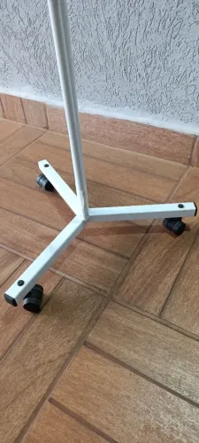 Suporte de alimentação e soro