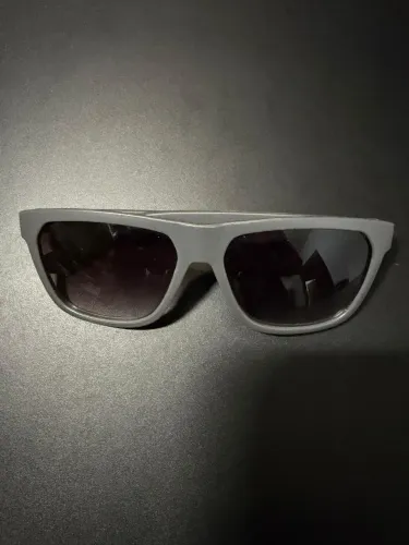 Óculos  Lacoste primeira linha 
