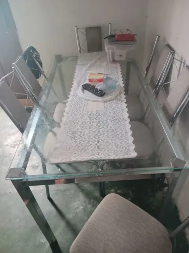 Vende-se ou troca por uma de 4 cadeiras