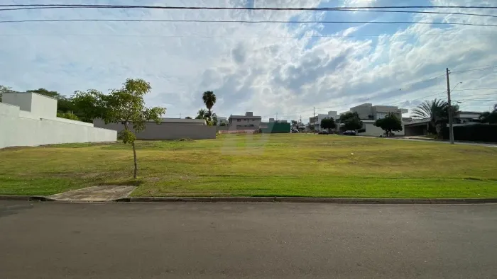 Terreno à venda no Condomínio Damha I, bairro Ondas em Piracicaba/SP