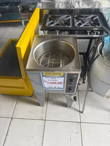 Fritadeira 40 L água e óleo Metalcubas TFAO 40 CG