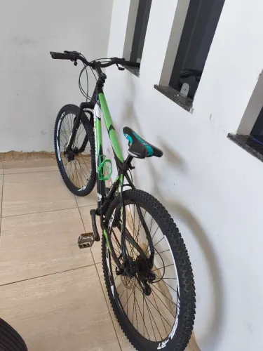 Bicicleta semi nova