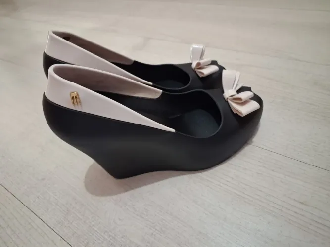 MELISSA Queen Wedge Original número 36