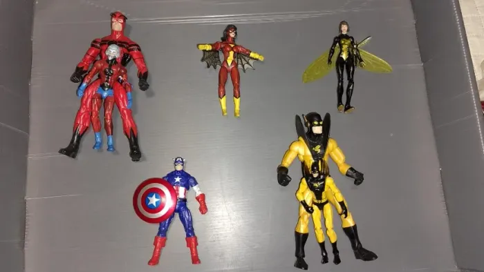 12-pack Mighty Avengers/ Avengers by J.Aaron