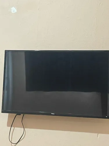 Vende-se televisão