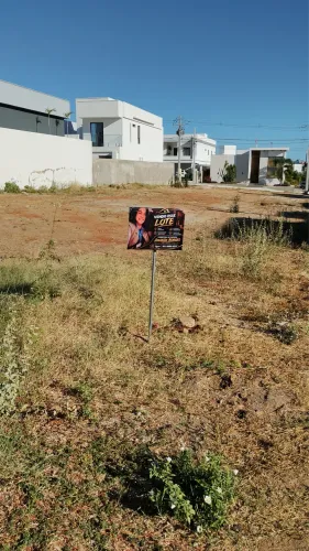 Lote no condomínio vila real