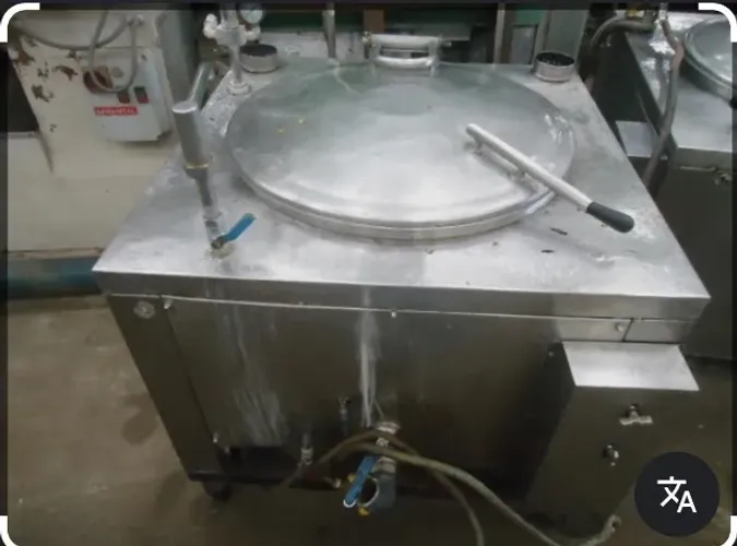 Vendo panela de pressão industrial, semi nova de 100 litros, R$ 2.500,00