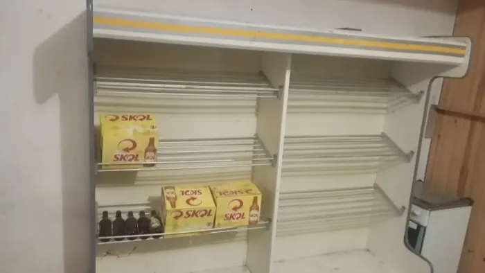 Vendo prateleira de fruta / pão