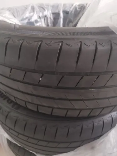 Pneus Bridgestone 225/55/18