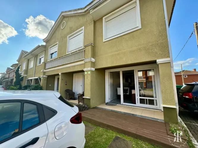 Casa em condomínio fechado na praia de Imbé