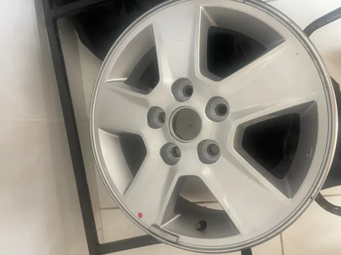 ARO 15 Cerato/ 5 furos liga leve!