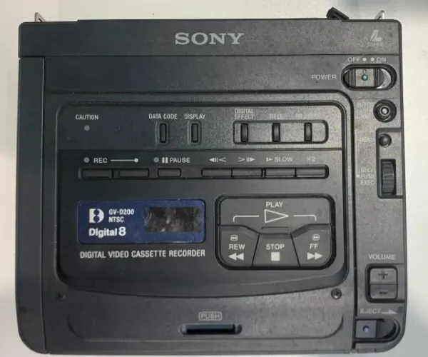 Sony GV-D200 Digital Video Walkman, Video8, Hi8 e Digital8
