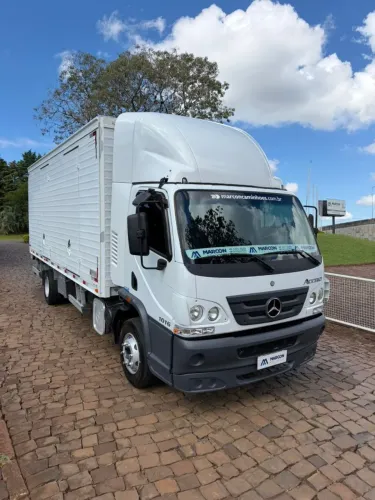Mercedes Benz Accelo 1016 Baú