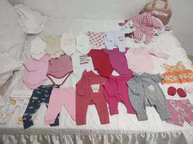 LOTINHO MENINA 0 A 3 MESES 23 PEÇAS 110,00