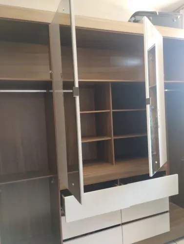 Guarda roupa usado , pago desmontagem