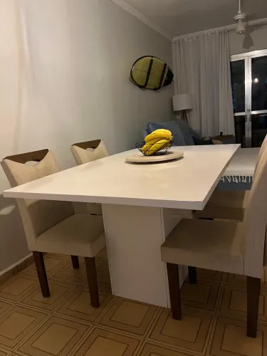 Mesa de Jantar grande e espaçosa