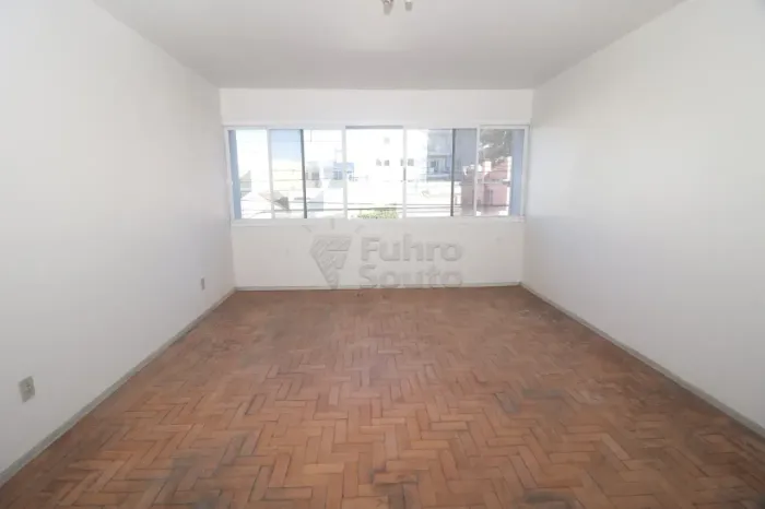Apartamento próximo a UCPEL e a Faculdade de Direito da UFPEL
