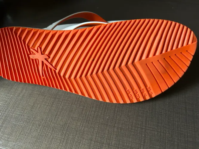 Chinelo kenner