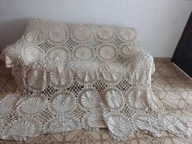 Vendo colcha de croché para cama de casal