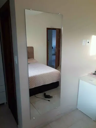 Espelho sem moldura