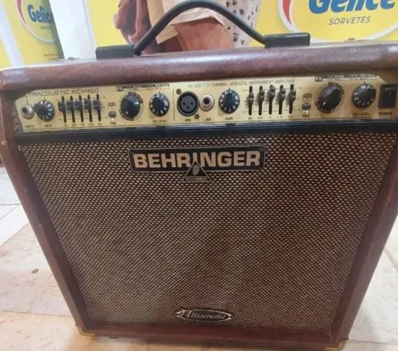 Caixa de som Behringer 45w