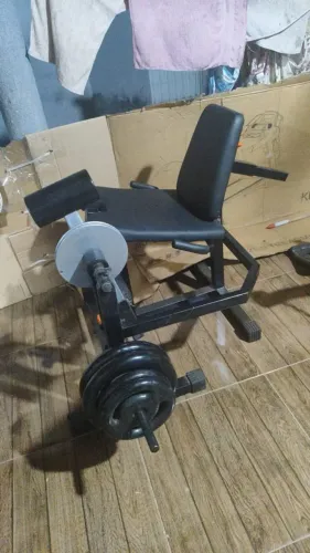 Maquinas de musculação academia