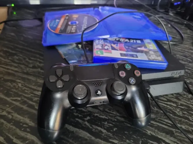PlayStation 4 PS4 Slim 1TB + 1 Controle Original + 3 Jogos Mídia Física + Cabos