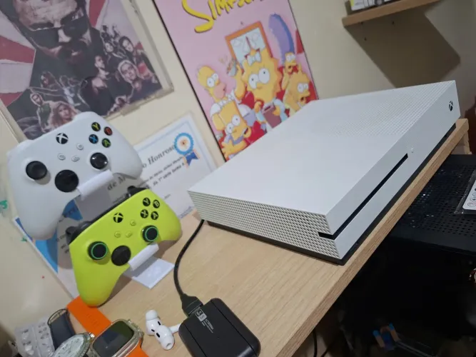 Xbox one S 500gb IMPECÁVEL