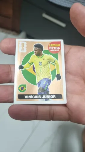 2 figurinhas panini extra Legend Vinícius Júnior e Erling Haaland