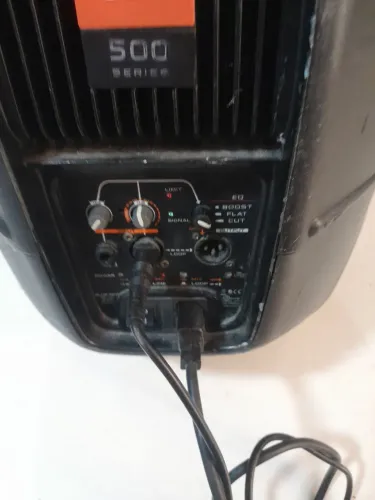 Caixa de Som profissional Jbl