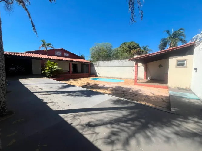 Casa para Locação Excelente Localização! A apenas duas ruas da Avenida Rio Verde
