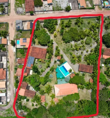 Chácara 8.000 m² Porteira Fechada: Casa Sede, 4 Kitnets, Casa 2Q, Piscina e Energia Solar