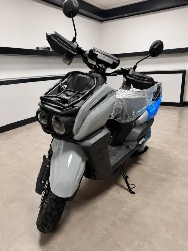 AG11 Tank Scooter Elétrica
