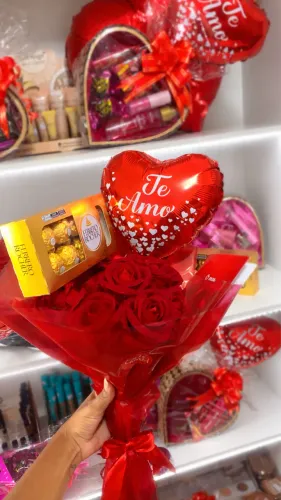 Buquê De Rosas Vermelhas é Chocolate Ferrero Rocher Para Presente Dia Dos Namorados 