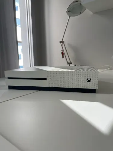 Xbox One s 1 tb Obs: aceito proposta