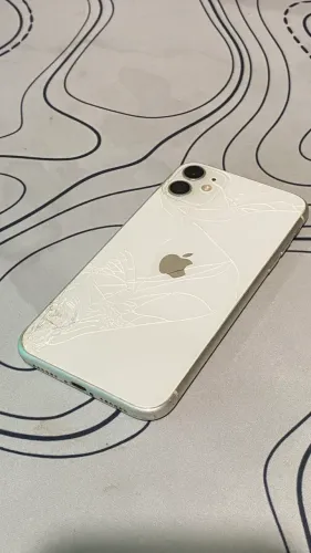 iPhone 11 Branco - 64gb