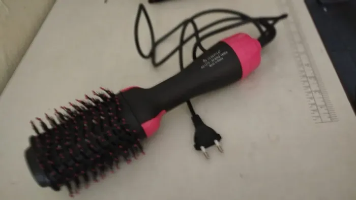 Vendo uma escova modeladora