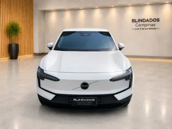 Volvo EX30 E40 Core (elétrico) 2024