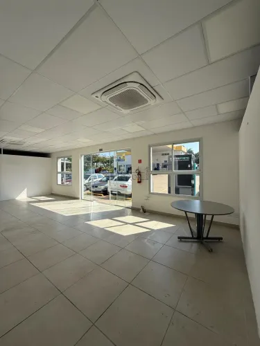 Salão para alugar em Campinas, Distrito Industrial, com 187.56 m²