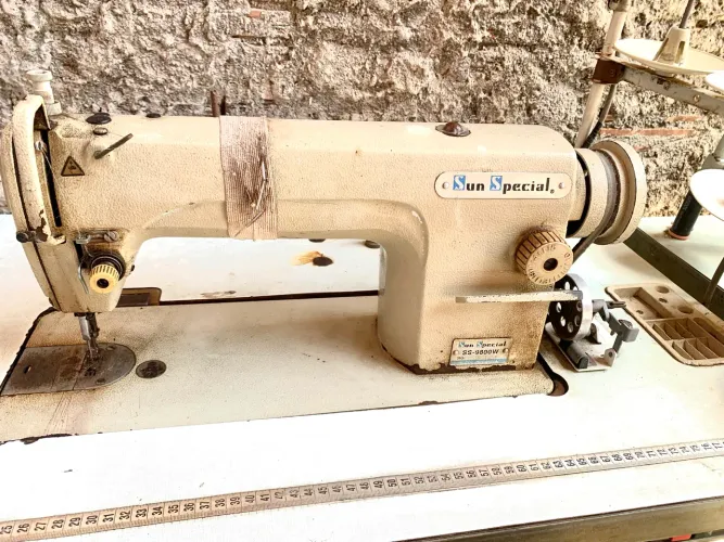 VENDO MÁQUINA RETA