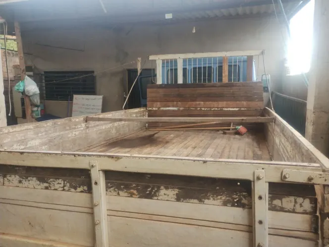 Vende se caminhão 608D