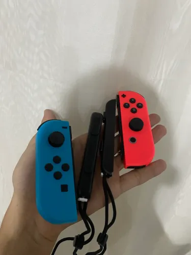 Nintendo, Controle Nintendo Switch, Joy-Con, Esquerdo e Direito, Versátil, Azul