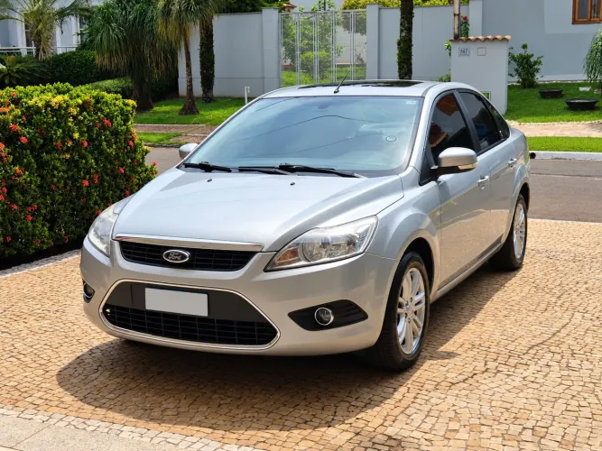 Ford Focus Ghia Sed. 2.0 16v/ 2.0 16V Flex 4P 2009