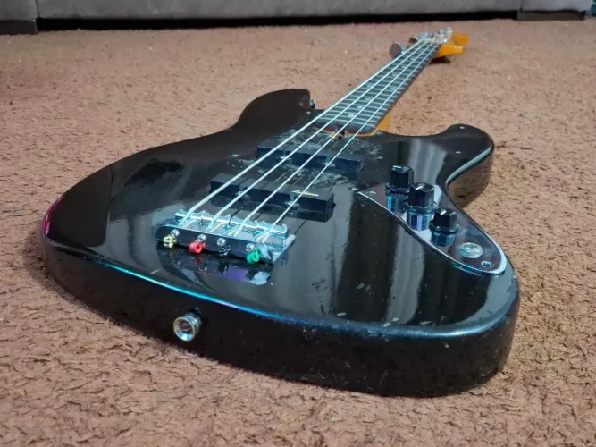 Baixo Giannini Stratosonic Bass anos 90