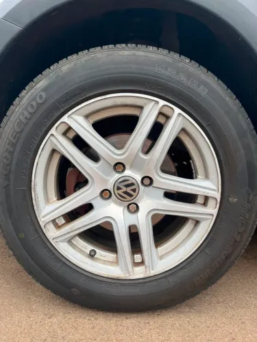 VENDO JOGO DE RODA 15 4 FUROS APENAS AS RODAS