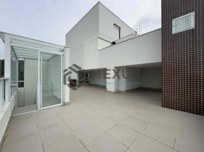 Cobertura duplex com piscina e área gourmet na Praia das Pitangueiras, Guaruja