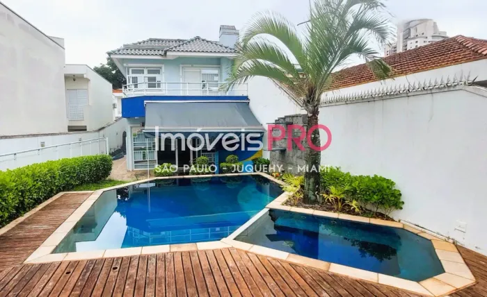 Casa 4 suítes e 12 vagas