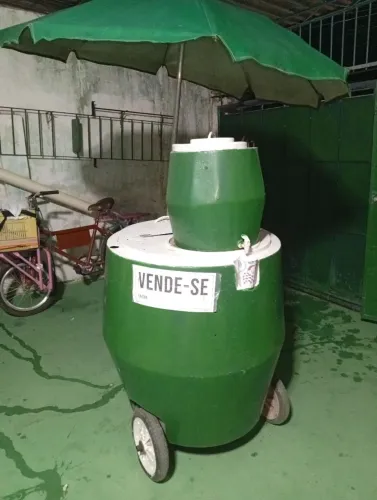 Vendo ou troco carrocinha de água de côco