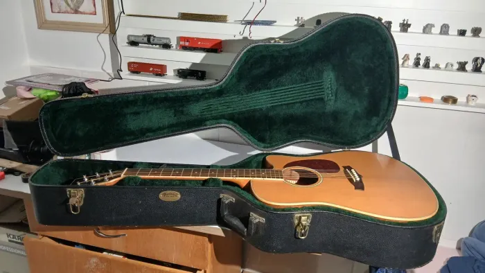 Violão Tanglewood TW28 maciço sólido