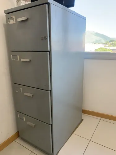 ARQUIVO EM AÇO - 4 GAVETAS